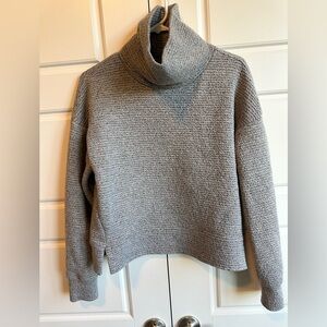 Size Small Gray Turtleneck Sweater by Calia